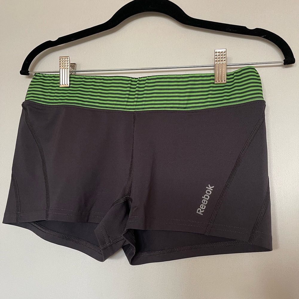 Clean banded shorts